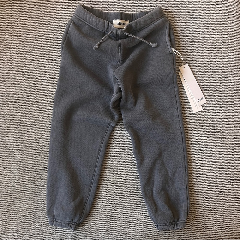 ELWOOD kids core sweatpants in Vintage Grey BNWT, size 6/7
